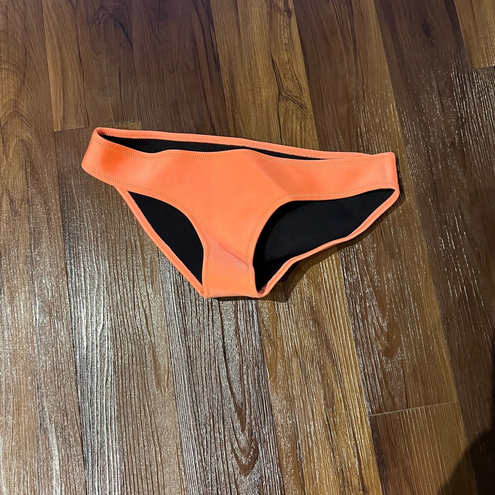 Triangl swim bikini bottoms small